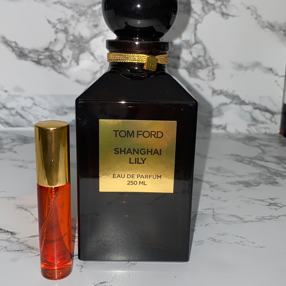 NWOB Tom Ford 10ml travel atomizer: Shanghai Lily
No box
100% authentic